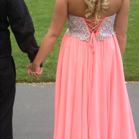 Dress - Picture 2 of 4